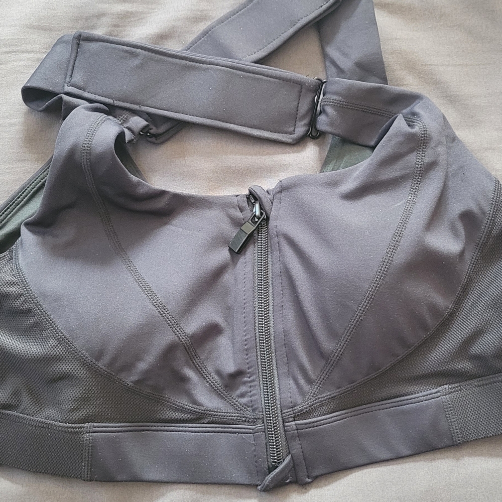 Ali Women's Sports Bra-Preloved